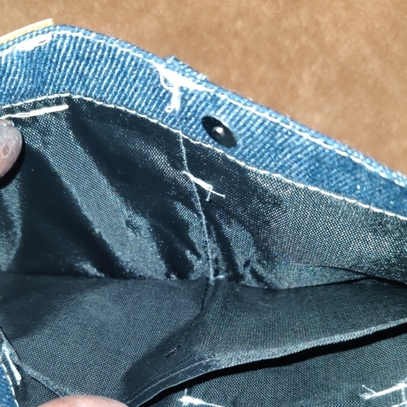 Hand Crafted Denim Wallet With Magnetic Closure - Picture 4 of 6